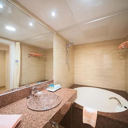 Playavera Hotel 4*